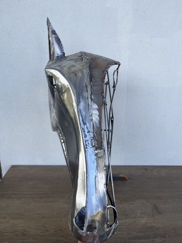 création ferronnerie d'art tête cheval